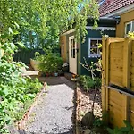 The Cherry - 'den Gule Svane' - Near & 4* Rønne