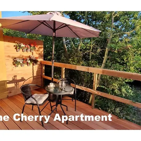 Vendégház The Cherry - 'den Gule Svane' Near & Rønne