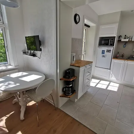 Guest house The Cherry - 'den Gule Svane' Near & 4*