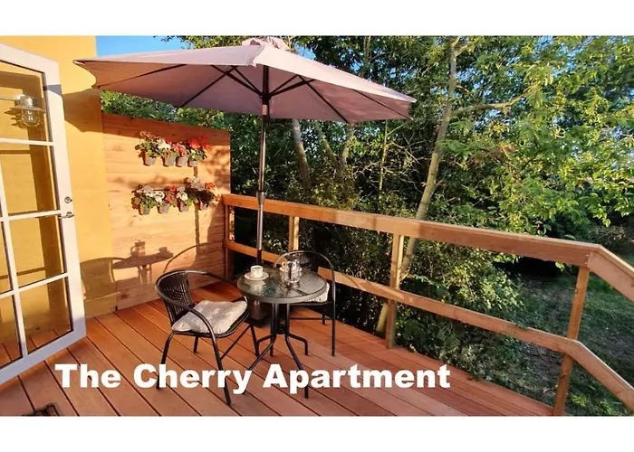 Πανσιόν The Cherry - 'den Gule Svane' - Near & Rønne
