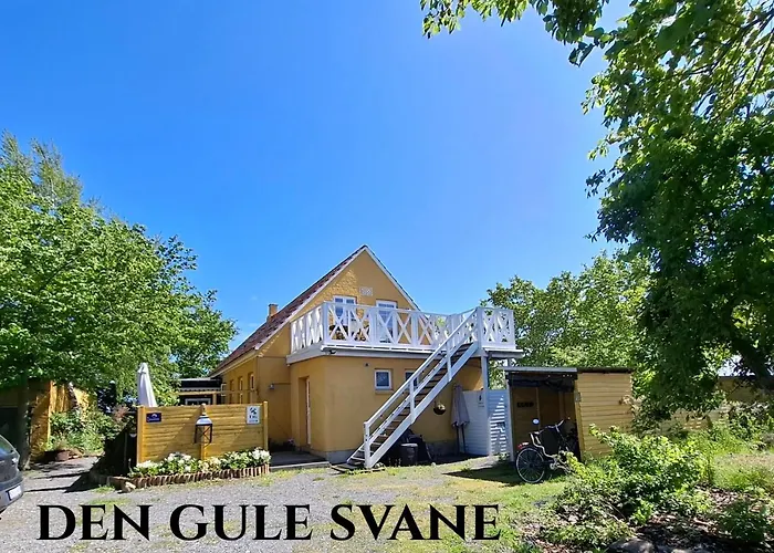 Πανσιόν The Cherry - 'den Gule Svane' - Near & Rønne